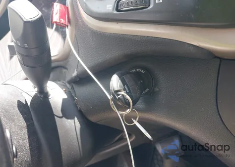 2017 Jeep Cherokee Latitude 4X4 z USA, uszkodzony, nr VIN 1C4PJMCS5HW555681